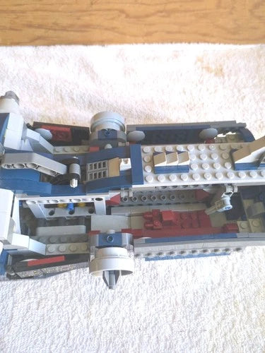 LEGO Malevolence -9515 Incomplete - NO MINIFIGS