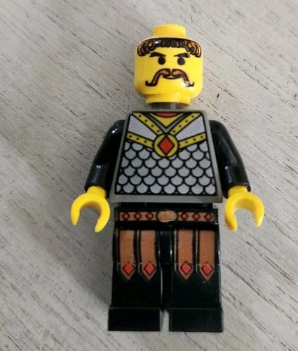 Vintage LEGO Castle Minifigure Lot 11 King Leo Cedric Knights Weapons Shield