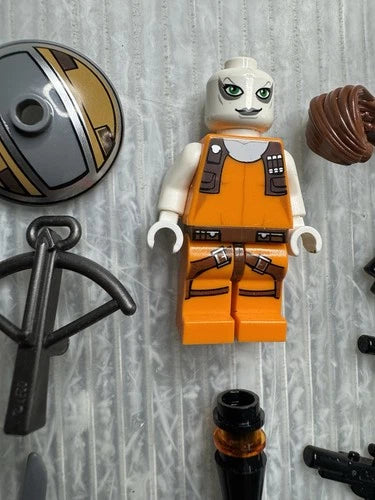 LEGO 7930 Star Wars MINIFIGURE LOT/4 Embo Aurra Sing Sugi Assassin Droid