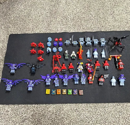 MEOW NEXO KNIGHTS mini figure lot. Some rare ones. Authentic