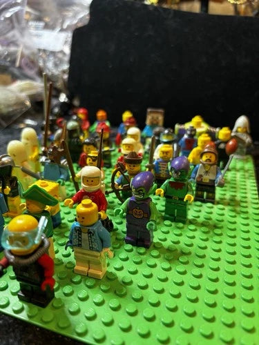 LEGO Minifigures Minifigs Lot of 40 + Accessories Bulk Various Some Old