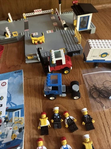 Vintage LEGO Town: Launch & Load Seaport (6542) - 100% Complete