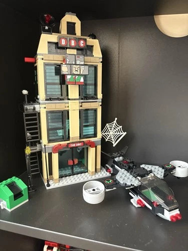MEOW Superheros Lot, NO MINIFIGS BUILDS ONLY