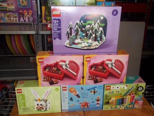 LEGO Valentine Heart Box 40759 x2 +40593+40561 Dots+40764 bunny+40785 n lights