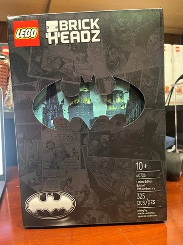 MEOW BH 40726 Limited Edition Batman 85th Anniversary Kit with Comic/Posters