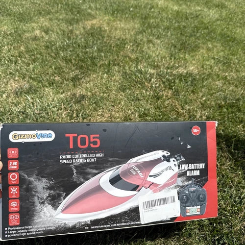 GizmoVine RC Boat, 2.4GHz High Speed Remote Control Racing Boat 20km/h T05 New