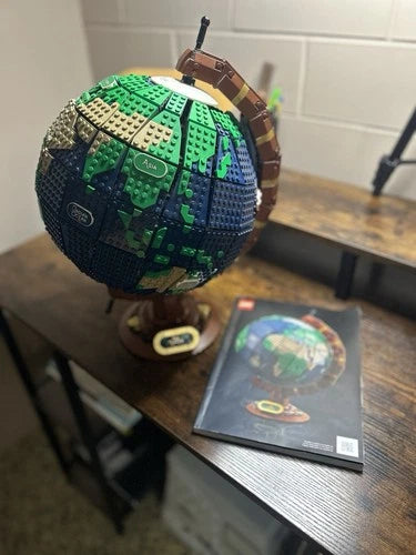 MEOW Ideas: The Globe (21332)