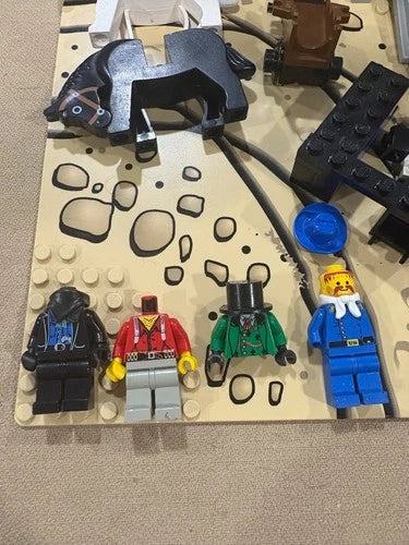 Lego 6761 - Bandit's Secret Hide-Out - Incomplete Some minifigures