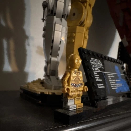 MEOW Star Wars: C-3PO Single Minifigure with Display Plaque Plastic 18+