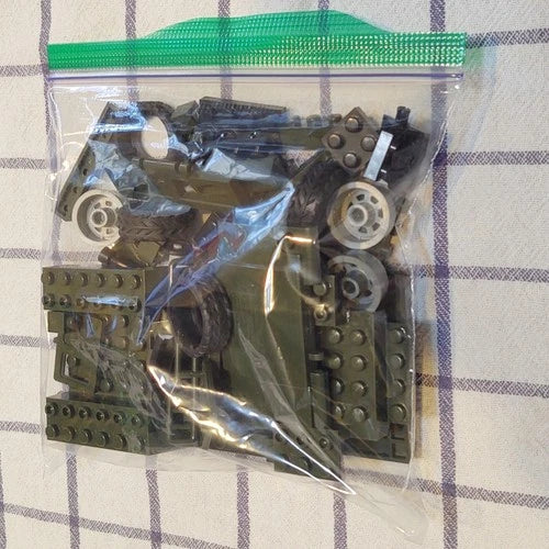 BEST-LOCK Construction Toys 3063 MILITARY HUMMER H1 HUMVEE HMMWV green wagon