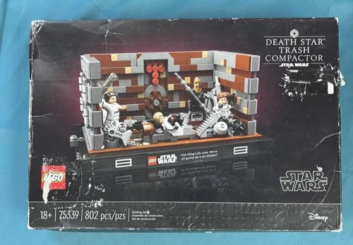LEGO Star Wars: Death Star Trash Compactor Diorama (75339) Sealed, Damaged box