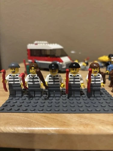 LEGO CITY Cops and Robbers Minifigure Lot w/ Accessories. 18 Police, 11 Crooks