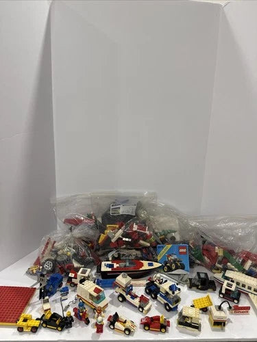 LEGO Vintage - City Lot - Figures, Vehicles, Pieces And Parts Shell 80s 90s