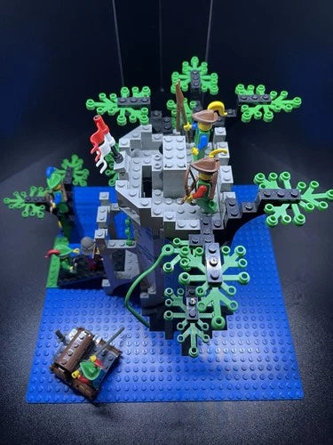 MEOW 6077 Forestmen's River Fortress – Classic Castle – 1989