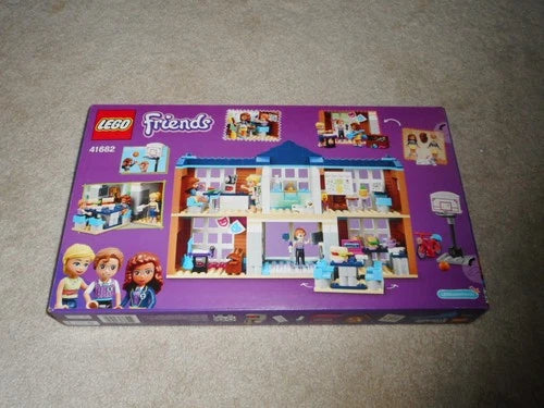 MEOW FRIENDS HEARTLAKE CITY SCHOOL 41682..**SEALED**NEW**FREE SHIPPING**