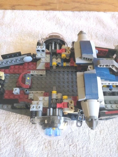 LEGO Malevolence -9515 Incomplete - NO MINIFIGS