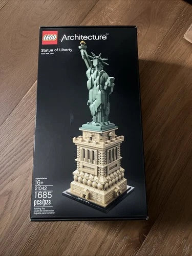 LEGO Architecture 21042 Statue of Liberty brand new