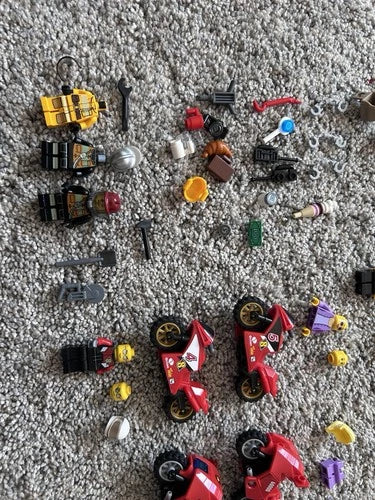 LEGO CITY Minifigures, accessories, and props Lot ~33 complete minifigures