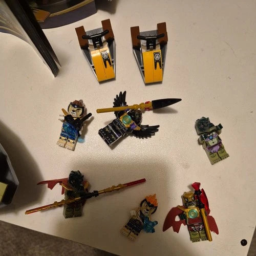 LEGO CHIMA 70006 Cragger’s Command Ship 98% Complete Minifigures Manuals and box