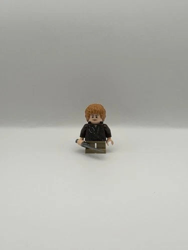 LEGO The Hobbit Minifigure Lot of 4 Fantasy Characters w/ Accessories