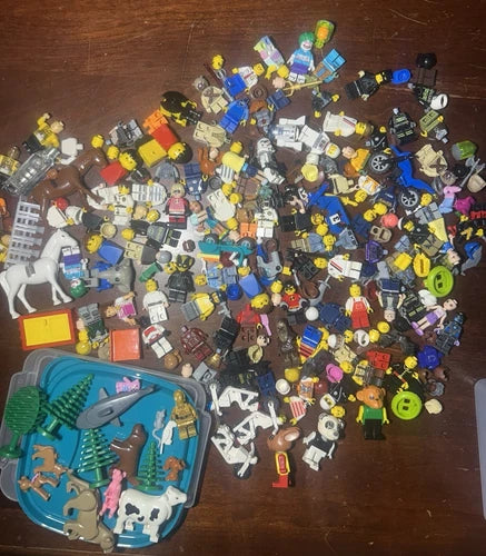 LEGO 15+ lbs Huge Brick Lot includes Minifigs, Animals, motorcycles, accessories
