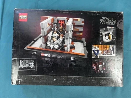 LEGO Star Wars: Death Star Trash Compactor Diorama (75339) Sealed, Damaged box