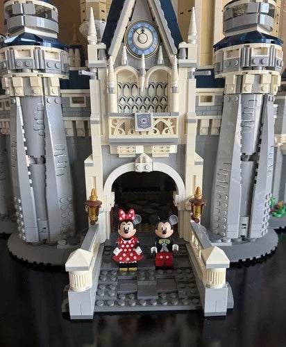 MEOW Disney: The Disney Castle (71040) 100% Complete with Minifigs READ DESCRIP