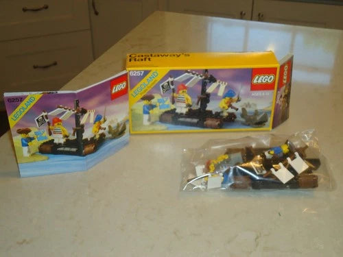 LEGO Castle: Armor Shop (6041) 100% Complete& Castaway's Raft (6257)