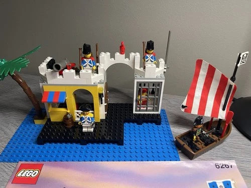 MEOW 6267 Lagoon Lock-Up Classic Pirates