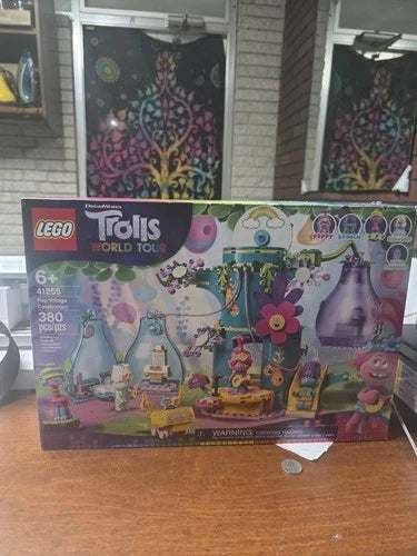 LEGO Trolls: Pop Village Celebration (41255)