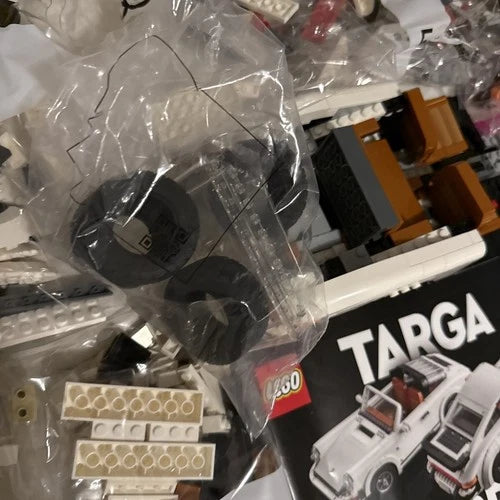 MEOW ICONS PORSCHE 911 TARGA TURBO 10295 Building Set Parts Car NO BOX READ