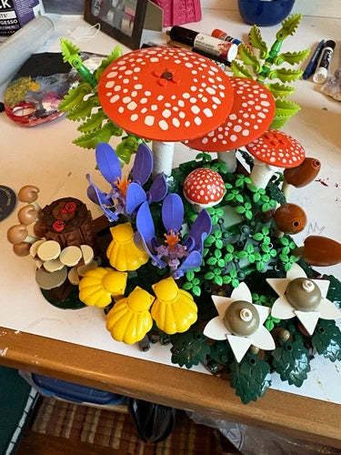 LEGO Botanicals Woodland Mushrooms Set- ALL PIECES INCLUDED (even extras)