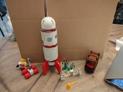 MEOW Set 3831 SpongeBob Rocket Ride 99.99% Complete With 3 Minifigures