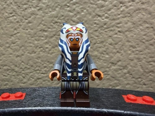 LEGO® Star Wars Ahsoka Tano Minifigure Adult Jedi Rebels 75158 sw0759 READ R