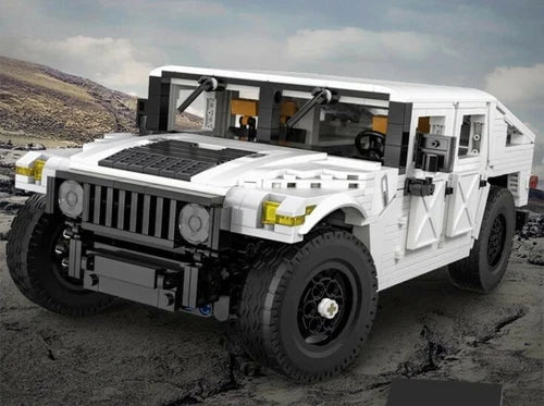 CaDA 1:12 Scale Model Humvee Brick Building Set