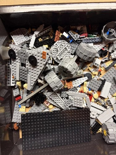LEGO Star Wars 4504 Millennium Falcon Original Trilogy INCOMPLETE READ