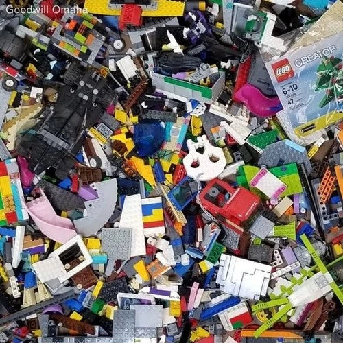 25 Lbs. MEOW Bulk Lot Bricks Pieces Mixed + GUARANTEED MINIFIGURES - READ BELOW
