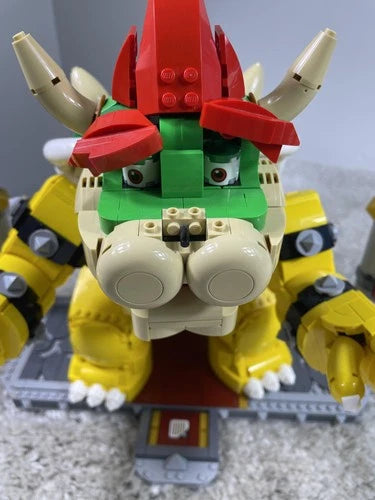 LEGO Super Mario The Mighty Bowser 71411 Set Display Stand Near Complete LEGO