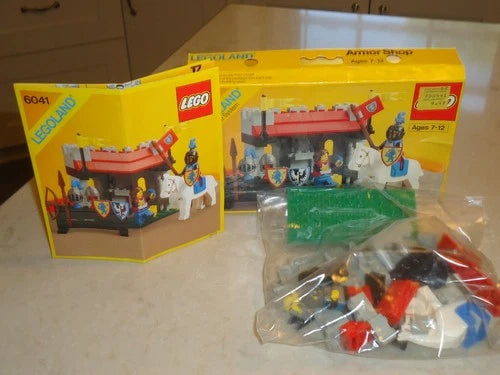 LEGO Castle: Armor Shop (6041) 100% Complete& Castaway's Raft (6257)