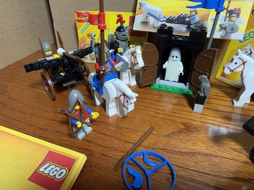LEGO Castle: 6034, 6010, 6021, 6012 Sets Lot 99% Complete