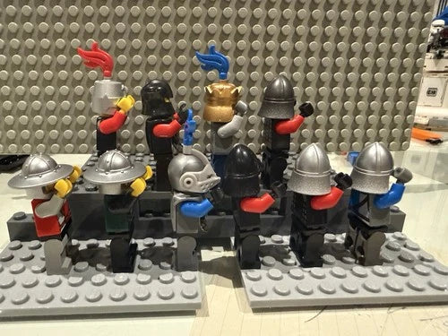 LEGO Castle Knights Minifigure Lot W Weapons Lionknight, Blue Lions, Red Dragons