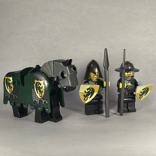 LEGO Kingdoms 7187 Rare Dragon Horse Barding + 2 Knights Castle Minifigures