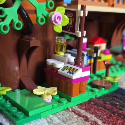 41703 Friendship Tree House No Box