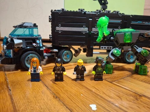 LEGO Ultra Agents 70165 Ultra Agents Mission HQ - ~95% Complete, Minifigs, Manua