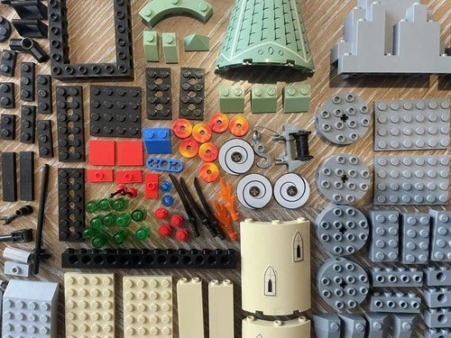 LEGO Set 3828: The Last Airbender Air Temple (Nearly Complete-See Description)