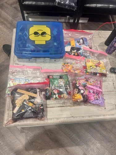 lego lot sets used with case and miscellaneous pieces read description