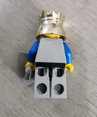 Vintage LEGO Castle Minifigure Lot 11 King Leo Cedric Knights Weapons Shield