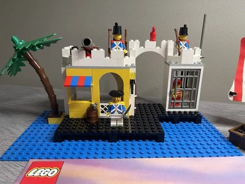 MEOW 6267 Lagoon Lock-Up Classic Pirates