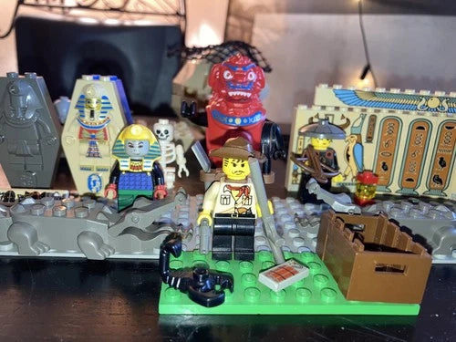 LEGO Adventurers / Orient Expedition Lot - Johnny Thunder, Pharaoh + Accessories