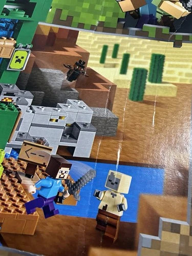 New - Damaged Box LEGO Minecraft: The Creeper Mine (21155)